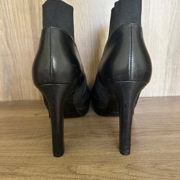 Via Spiga Tocarra Leather Ankle Boots Women’s SZ 10 Black Classic Heel Pull-On main image 1